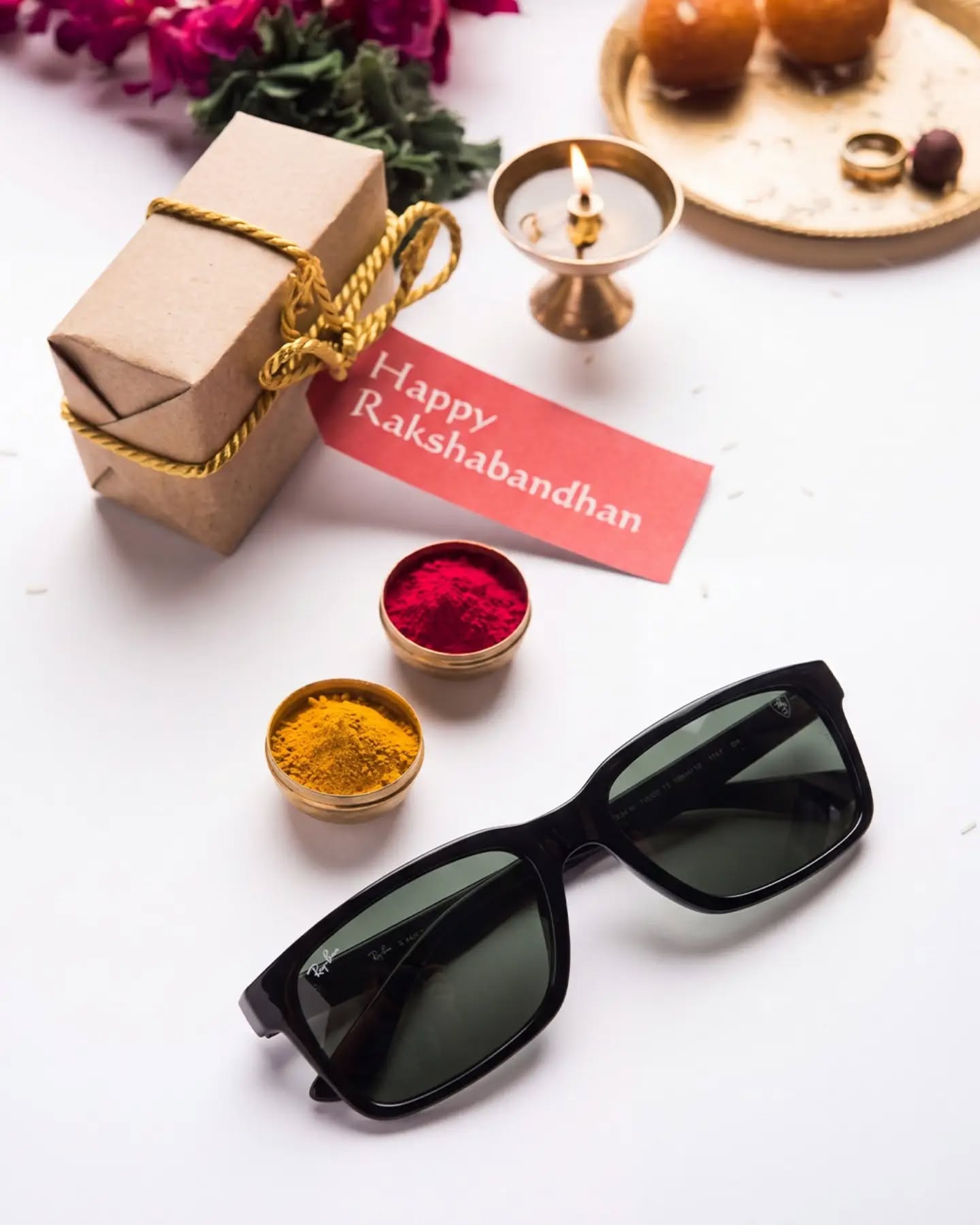 https://social.shethopticals.com/data/insta_images/SO_insta/18083849828280386
